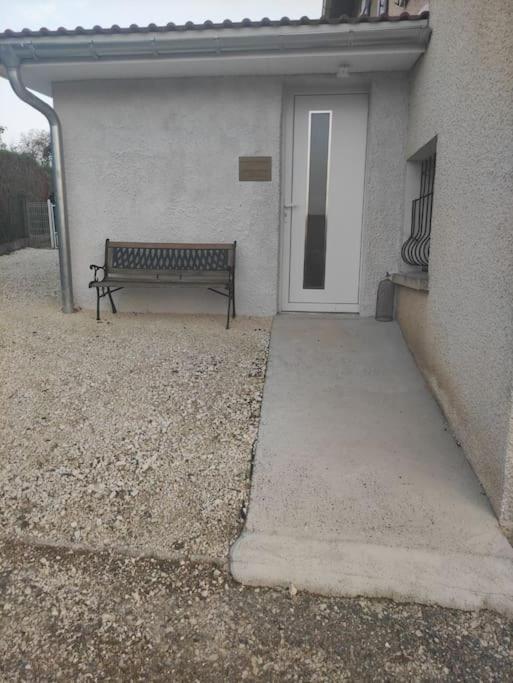 Apartamento Le Petit Cocon Montbozon Exterior foto